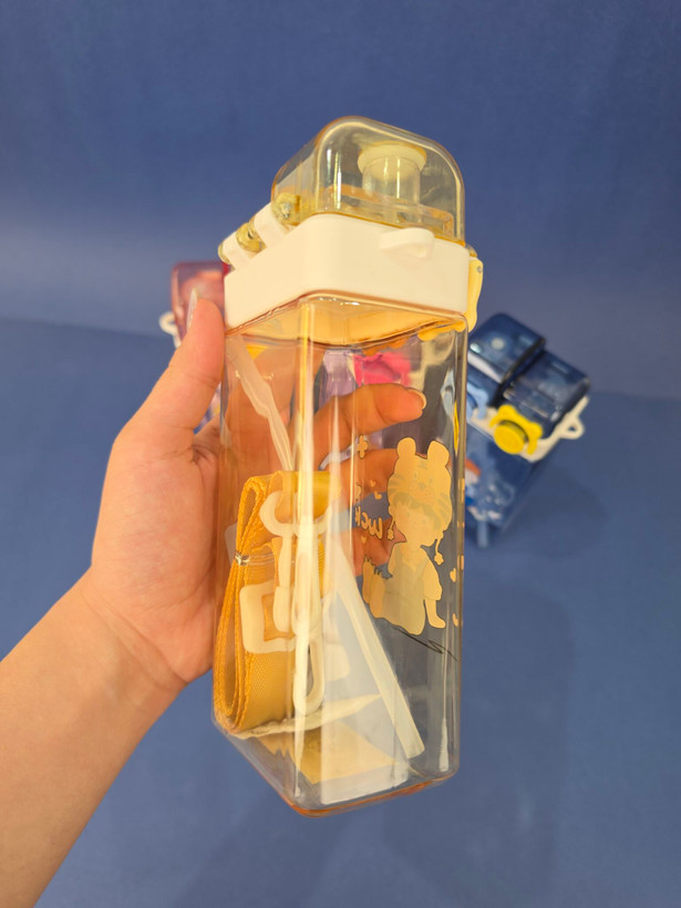 قمقمه کودک نیدار فانتزی نشکن طرح خرگوش با بند رودوشی اورجینال | بطری آب BPA-Free کودک